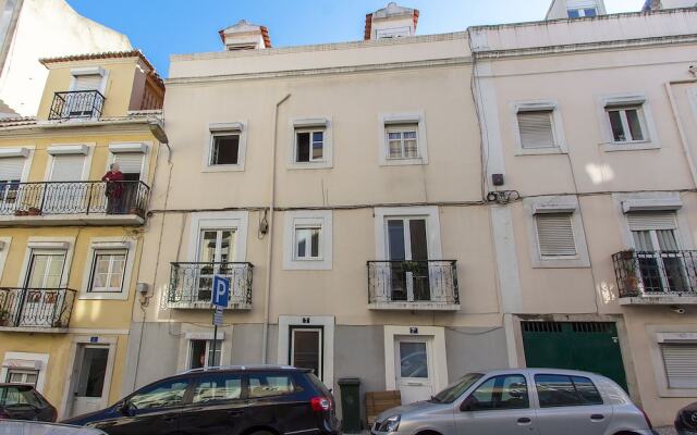 Typical Tailor Made Flat in Central Graça