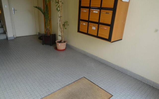 Petit nid douillet , calme avec vue sur le parc