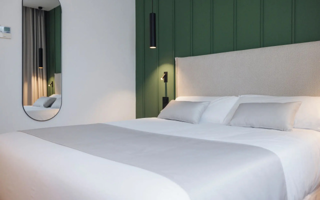 Hotel Mondragon