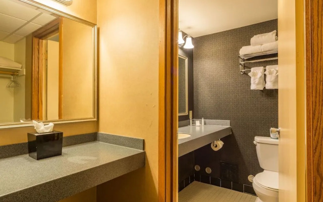 Ramada by Wyndham Milwaukee