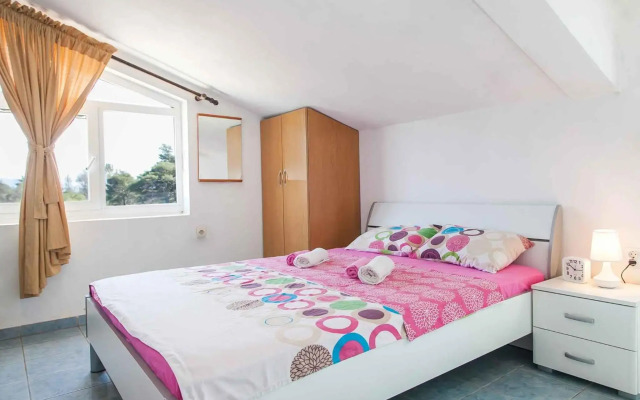 Maki Apartments