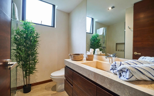 BV 230 Modern 2 BD Condo & private rooftop Jacuzzi