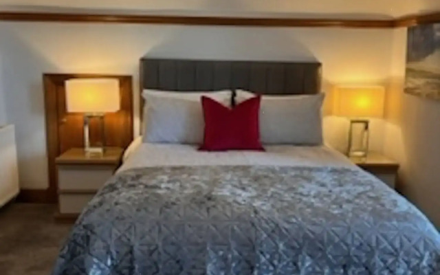 Pinewood Country House