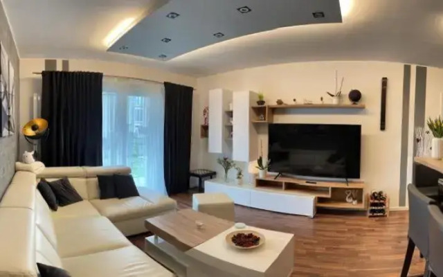 Krejcarek Garden Apartment