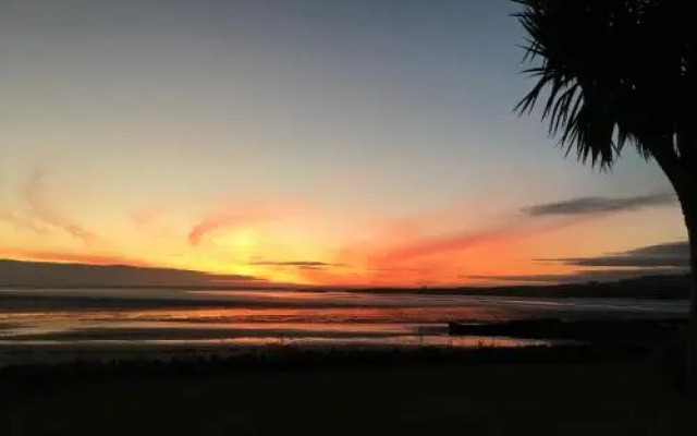 Airds Bay Luxury Beach House