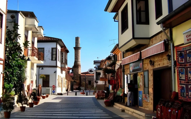 Piyes Otel