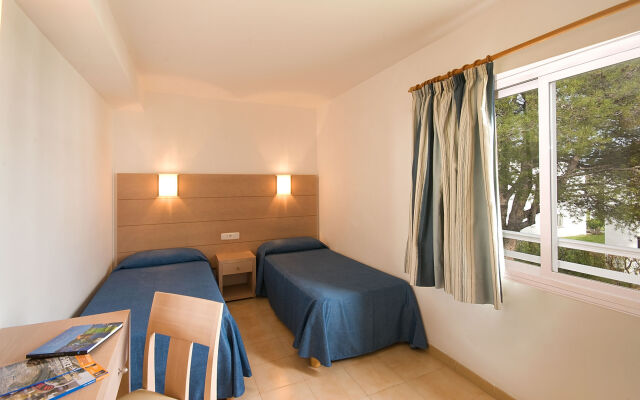 Mariner Club Apartments
