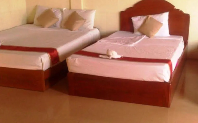 Gold Lion Hotel