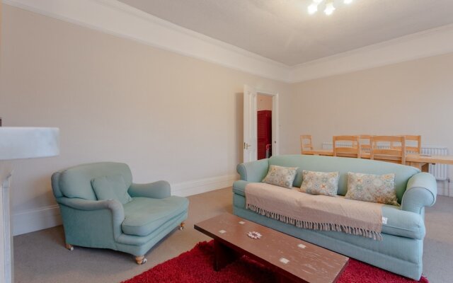 Lovely, Bright 3 Bed with Large Bedrooms