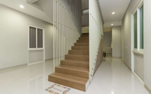 RedDoorz Plus @ Patal Senayan