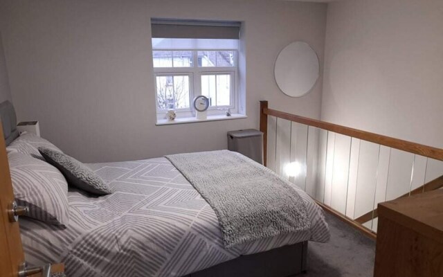 Outstanding, Modern 1-bed House in Chippenham