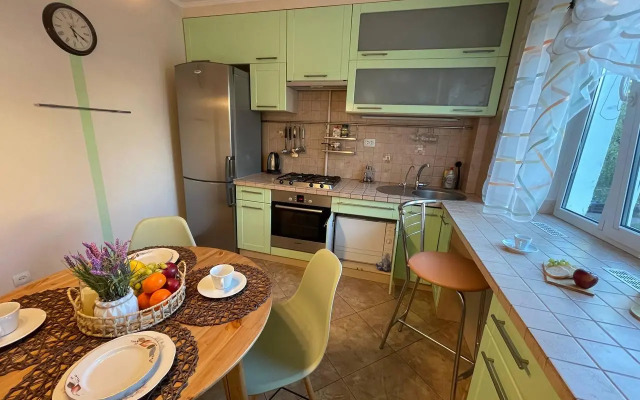 Apartment on Griboyedov street 6