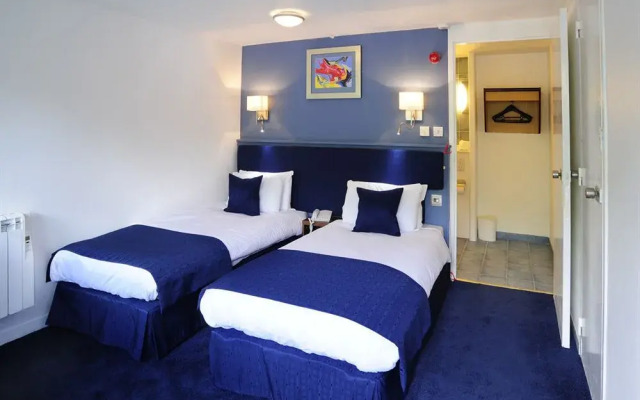 The Hotel Rafiya, Redditch