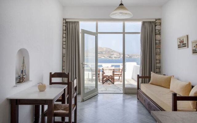 Hara Studios and Apartments