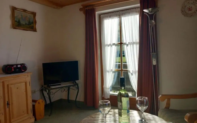 Hirschbichler Modern Retreat