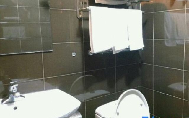 Tieling Traffic Hotel