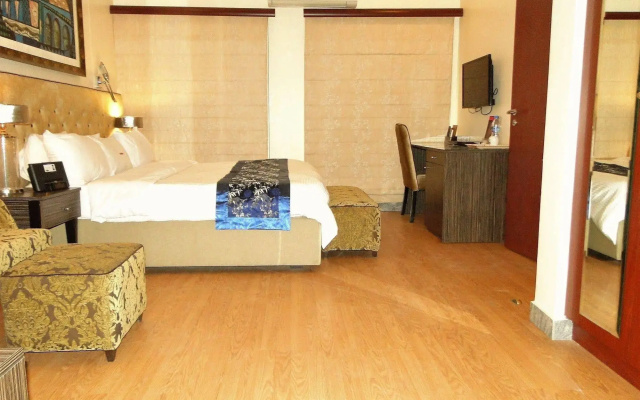 Capital Inn Plus