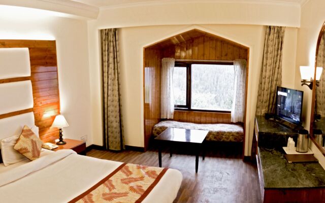 Royal Jardin Whistling Pines Resort