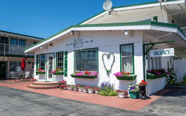 Empire Motel