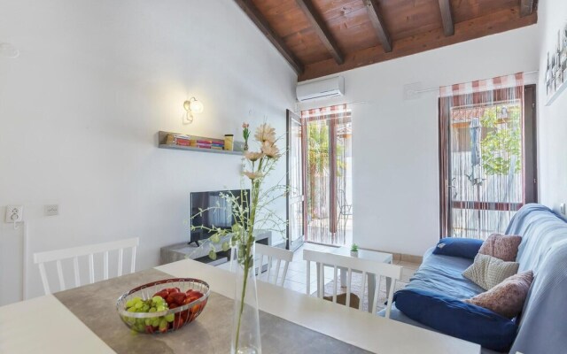Stunning Home in Cervar Porat With Wifi and 2 Bedrooms