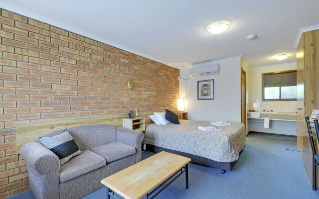 Always Welcome Motel