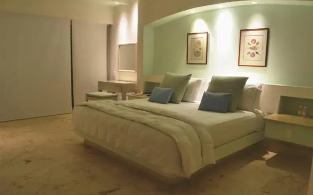 Tres Vidas Acapulco Suites