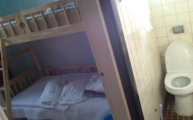 MnB Guest House - Hostel