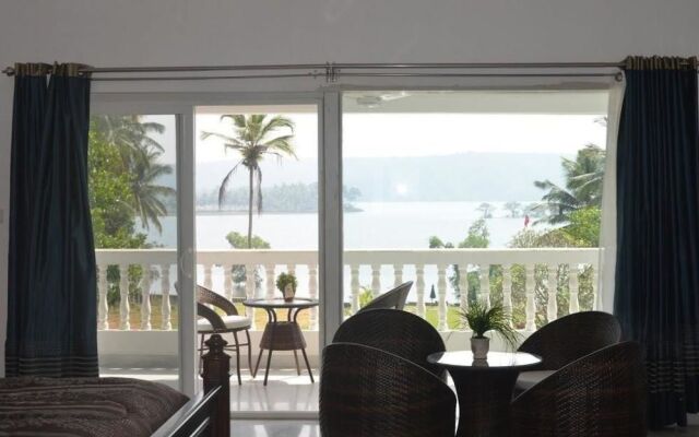 Safira River Front Resort