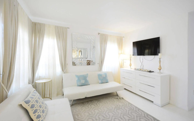 Sunrise Court Apartments