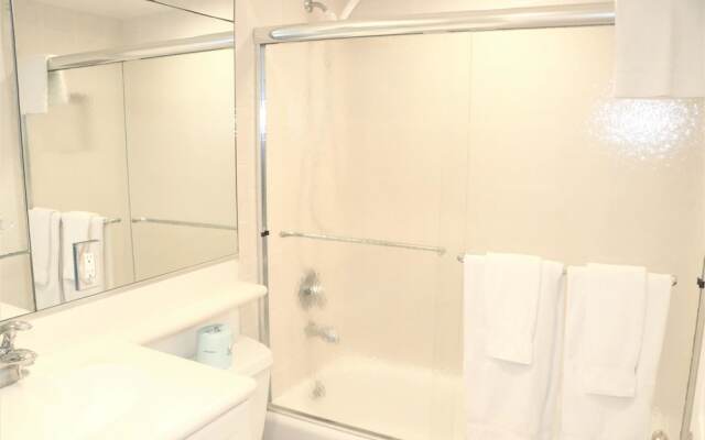 Jamaica Royale T64 - 2 Br Condo