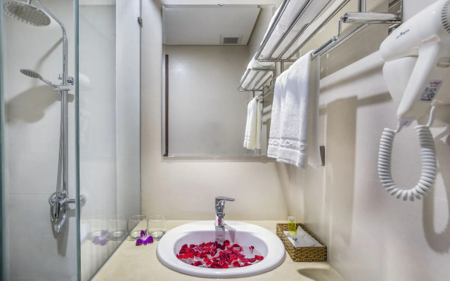 Royal Charm Hotel