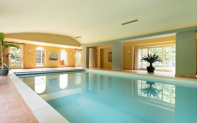Beautiful Villa in Drunen With Private Heated Pool