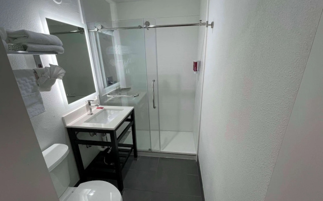 Red Lion Inn & Suites Sacramento