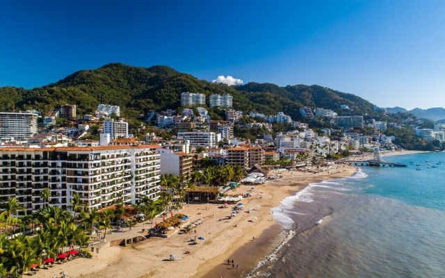 Ocean View 2Br Condo-balcony-beach-pool VDS 111