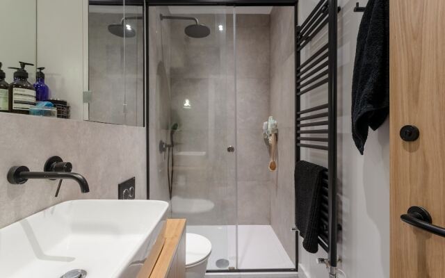 Modern 2 Bedroom Garden Apartment in West Hampstead
