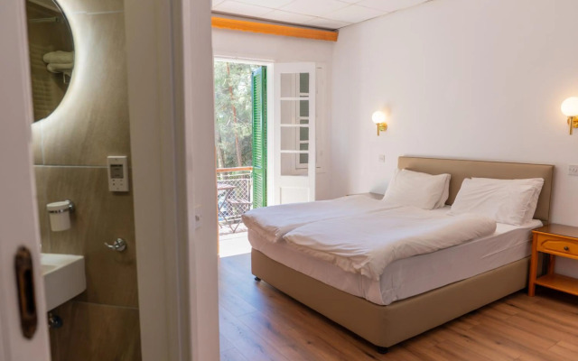 New Helvetia Hotel