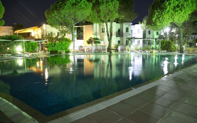 Bodrum Sea Side Beach Club Hotel