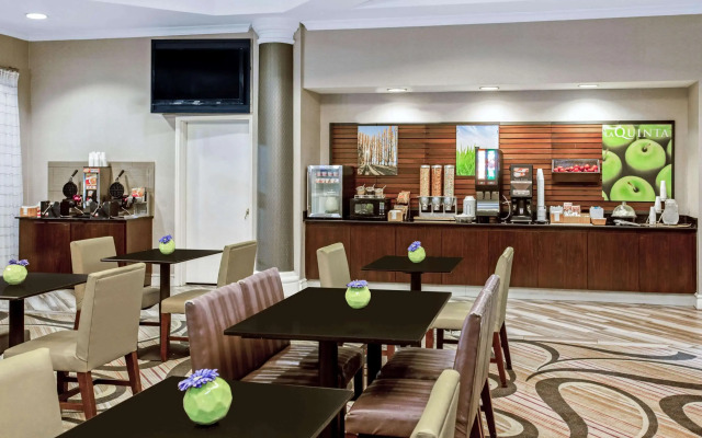 La Quinta Inn & Suites by Wyndham Birmingham Hoover