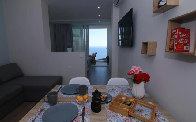 Lakones Deluxe Suites