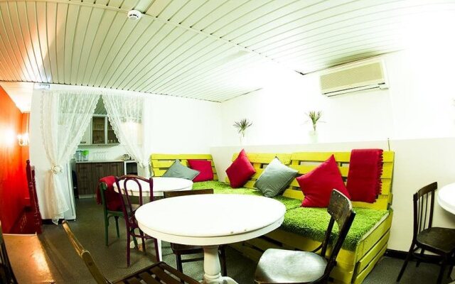 G-Art Hostel