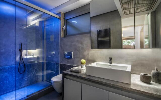 Elegant and Private Living by Neuvel
