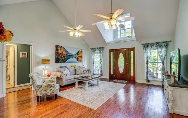 Charming Trenton Home w/ Mtn Views & Patio!