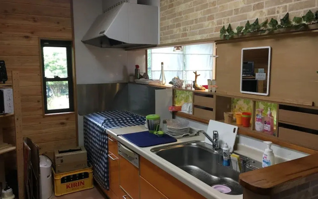 HEARTLAND HOUSE - Female Only & Couple Only