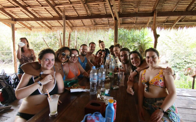 Mad Monkey Koh Rong Samloem