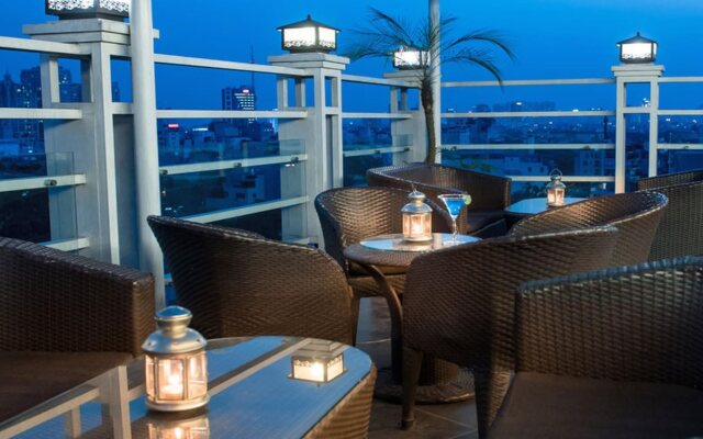 May De Ville Corner Hotel