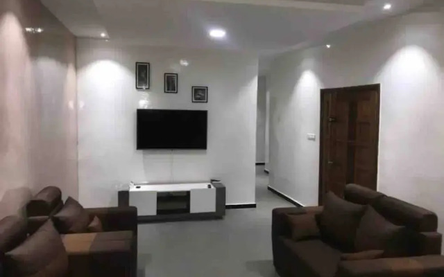 Mam Lovely 2-bed Apartment in Dakar-almadies