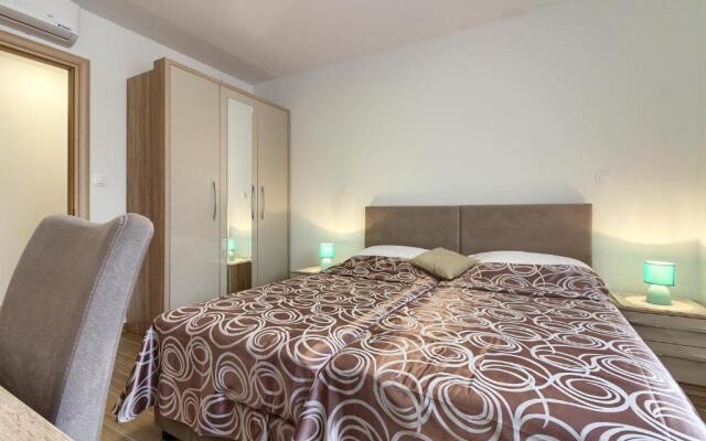 Luxury villa Banjole with private pool 200m from the beach