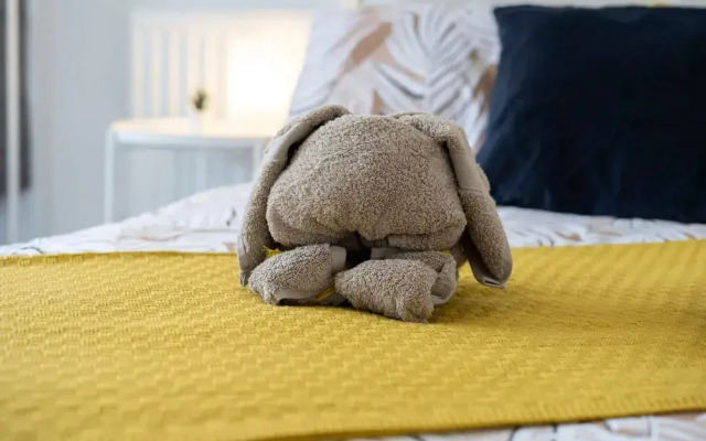 Modern 4 Bed House-free Parking