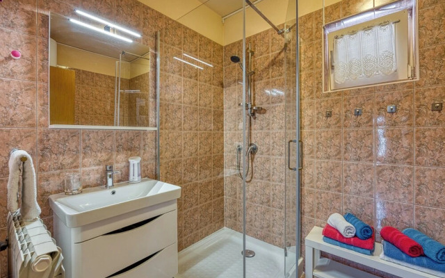 Small Holiday Home Jakara 5