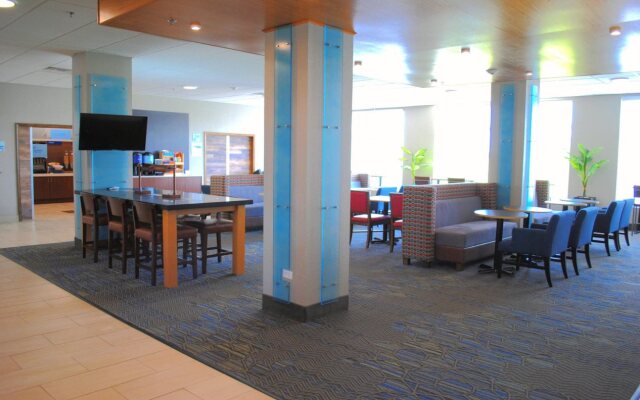 Holiday Inn Express & Suites Columbia City by IHG